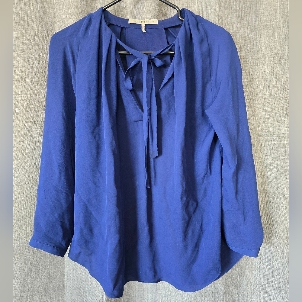 Womens Halston Heritage Blue 100% Silk Blouse Ties at Neck Size 6 retail $345.00